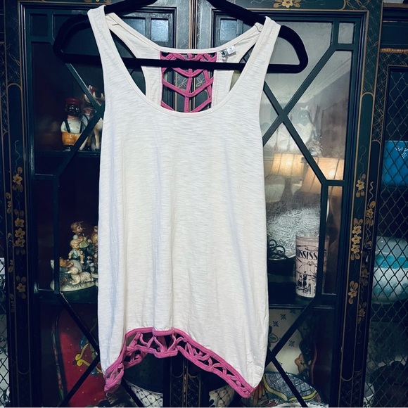 Rip Curl Tank Top With Cut Outs Across Back Size Small Cream & Violet - Picture 2 of 9